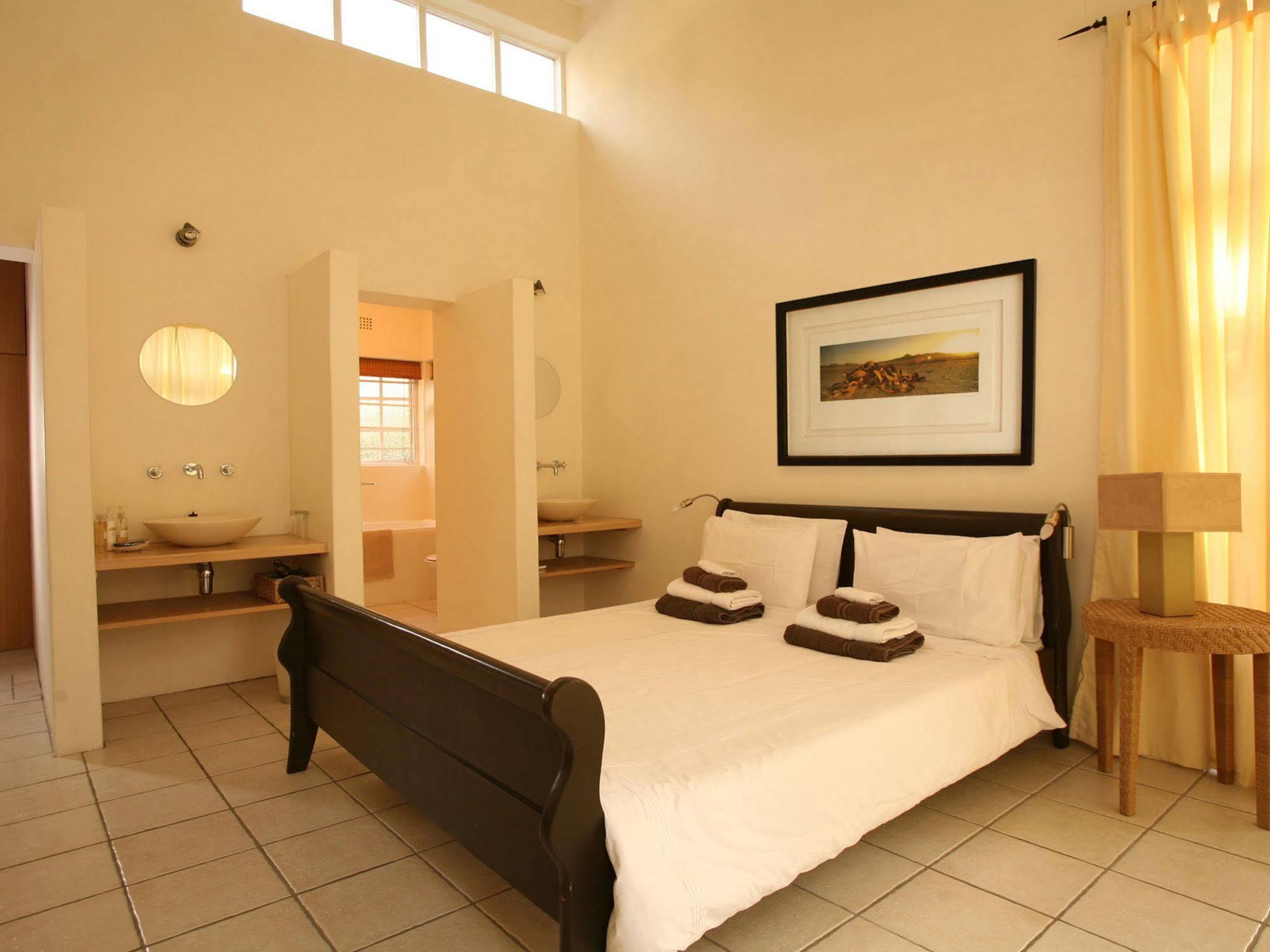 Art Gallery Guest House - Thandekayo Hout Bay Dış mekan fotoğraf